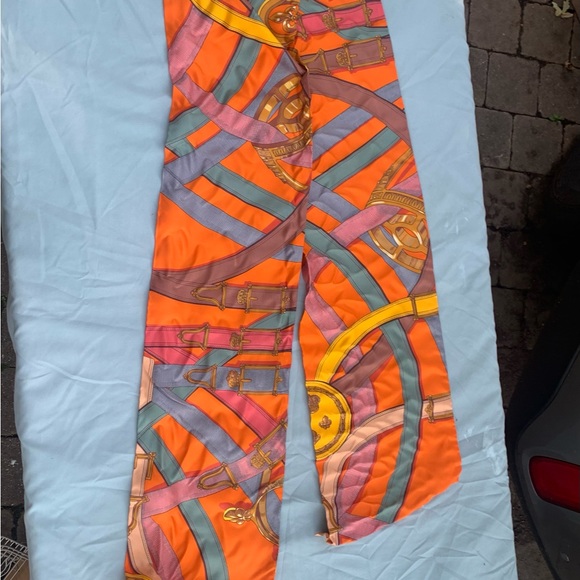 COPY - Hermes Silk Twilly Twill Scarf. - Picture 7 of 10